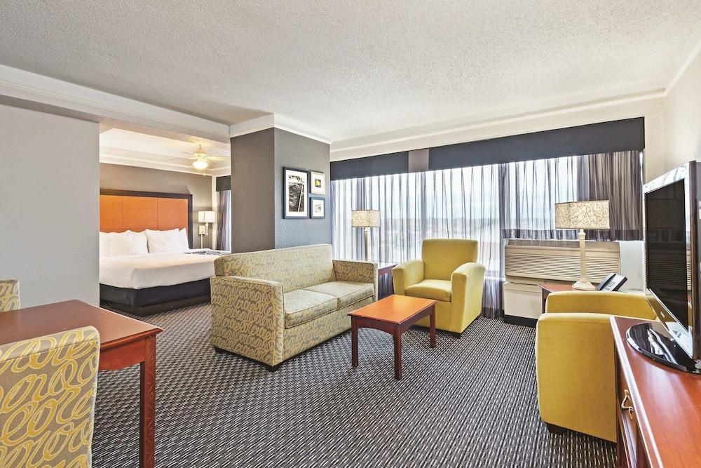 La Quinta By Wyndham New Orleans Airport Hotel Kenner Buitenkant foto