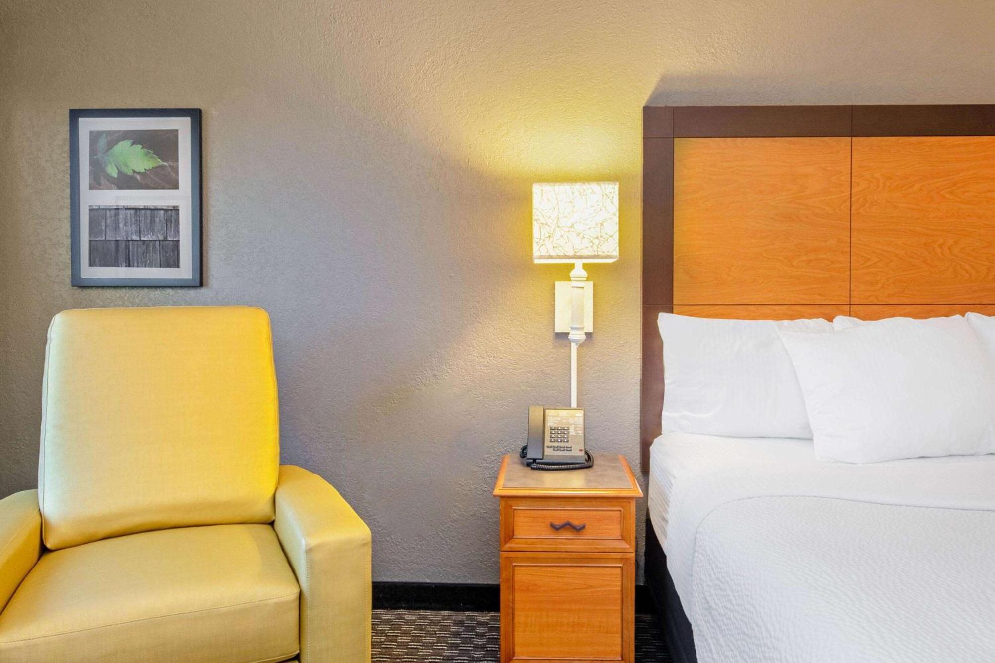 La Quinta By Wyndham New Orleans Airport Hotel Kenner Buitenkant foto